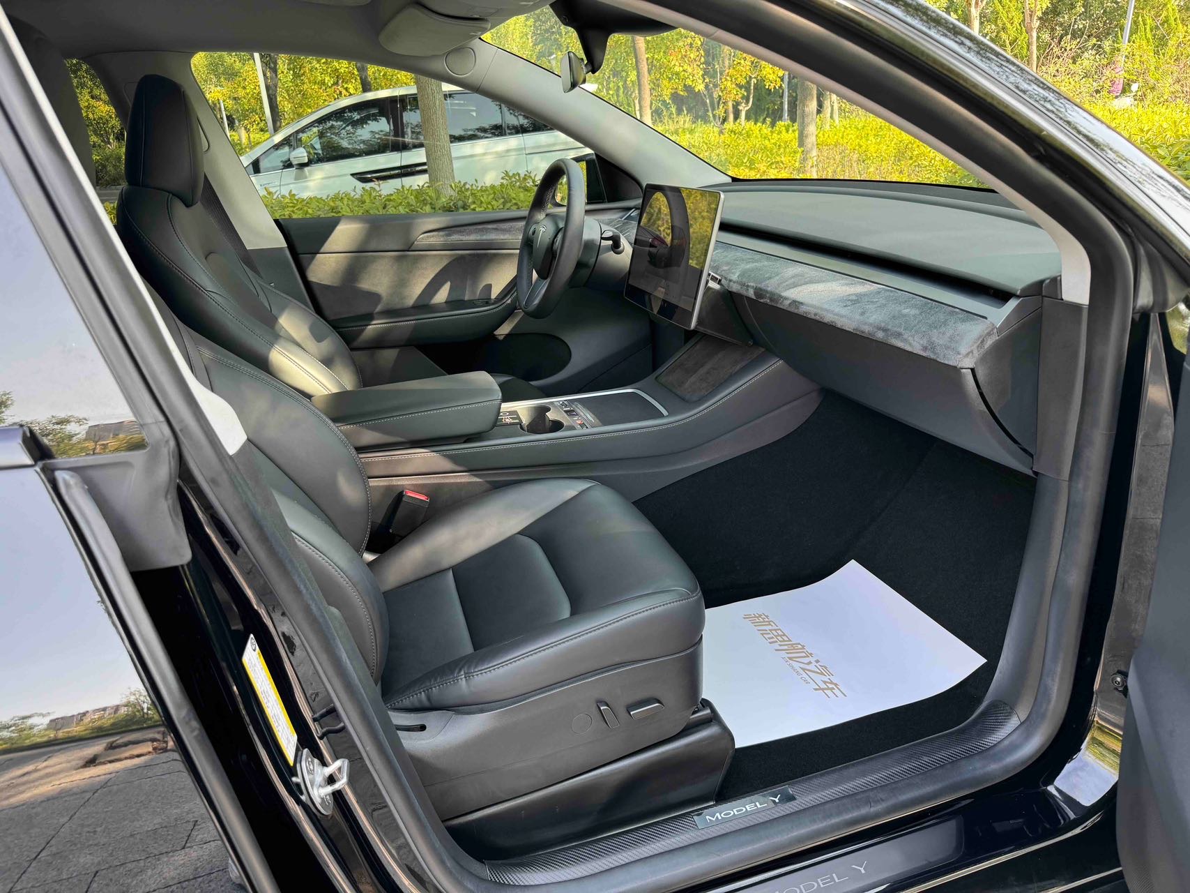 Tesla Model Y 2023 #12 Tesla Model Y 2023 car image #12