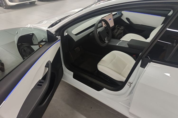 Tesla Model 3 2023 #16 Tesla Model 3 2023 car image #16