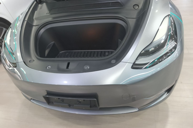 Tesla Model Y 2024 #20 Tesla Model Y 2024 car image #20