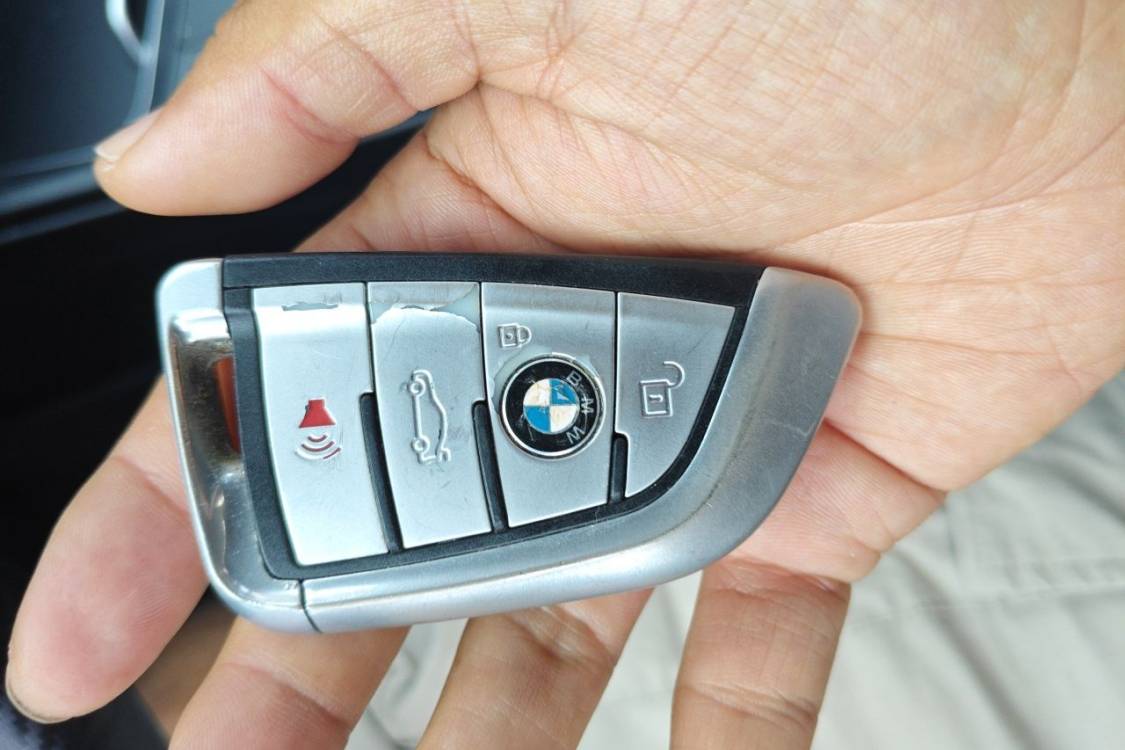 BMW 3 Series 2017 car image #30