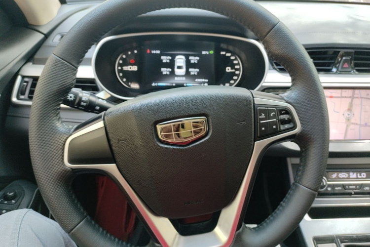 GEELY Emgrand 2018 car image #11
