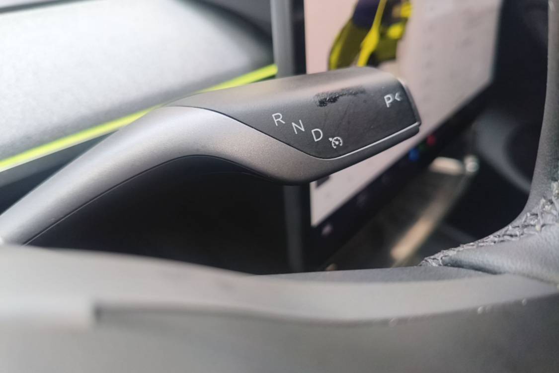 Tesla Model Y 2024 imagen de coche #15