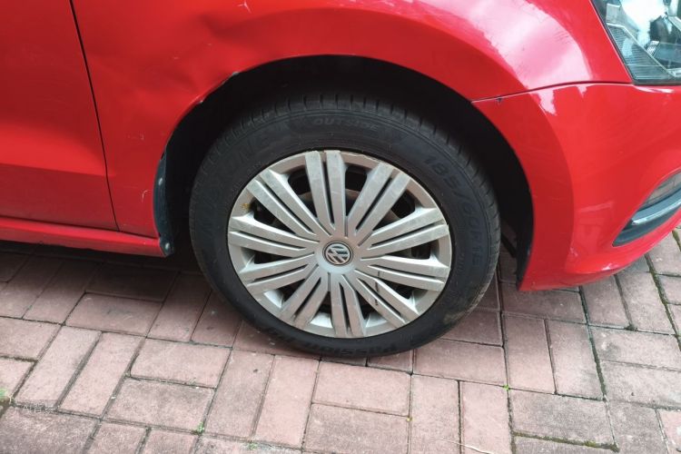 Volkswagen Polo 2016 car image #9