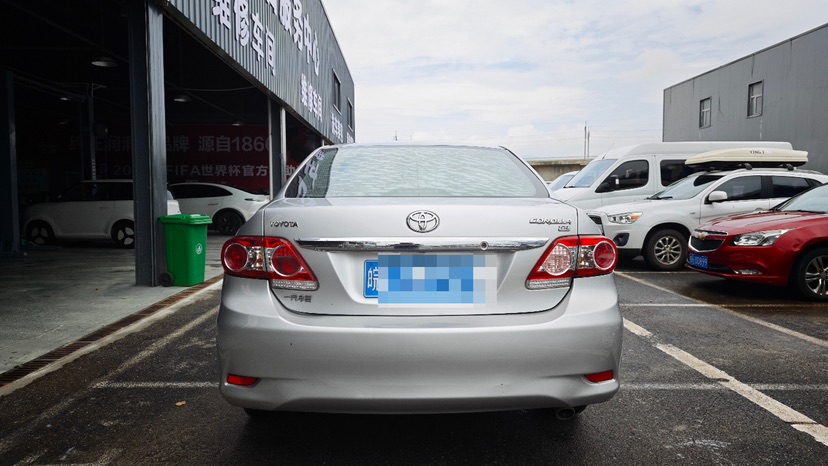 Toyota Corolla 2013 #8 Toyota Corolla 2013 car image #8