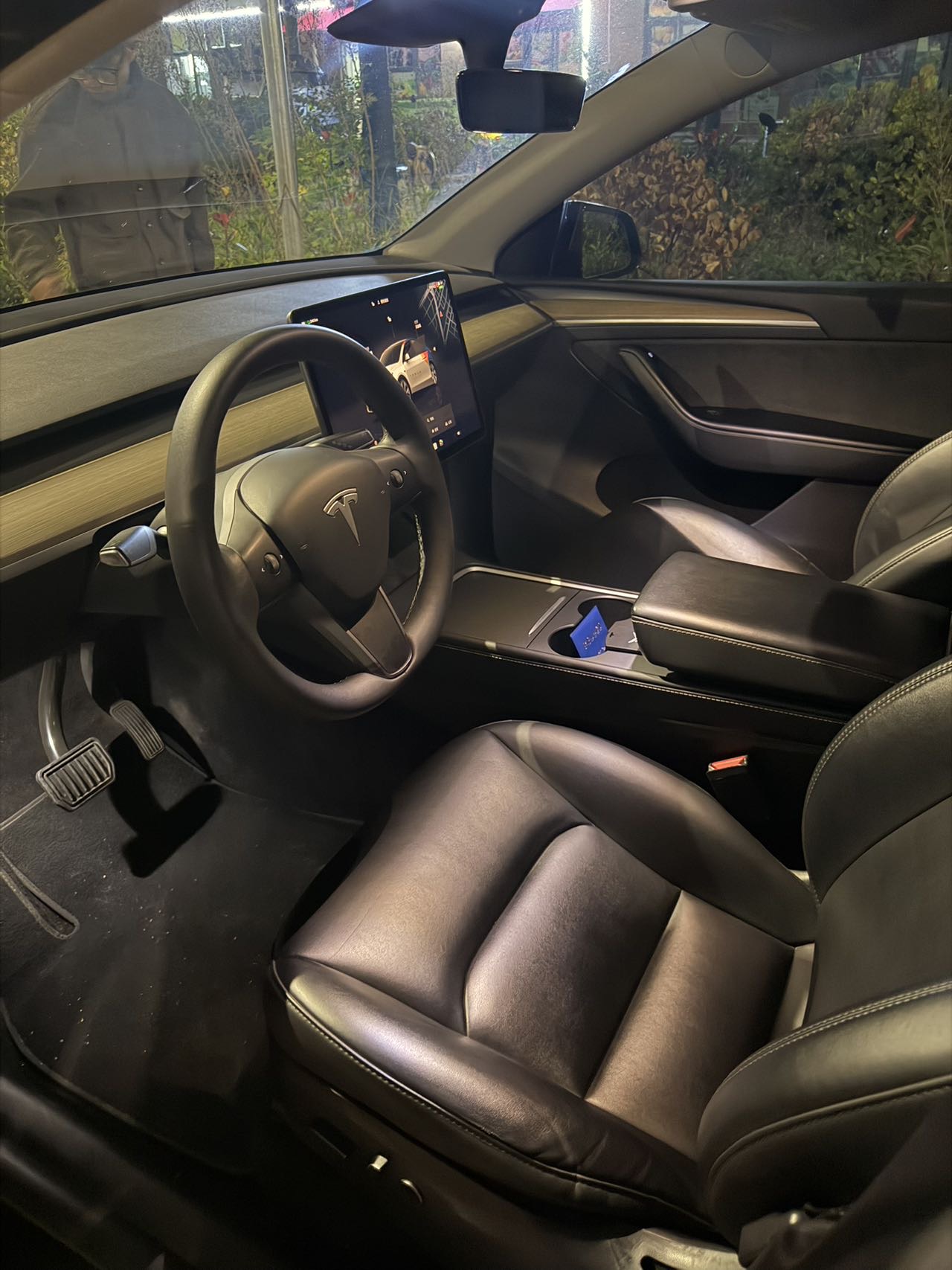 Tesla Model Y 2023 #4 Tesla Model Y 2023 صورة سيارة #4