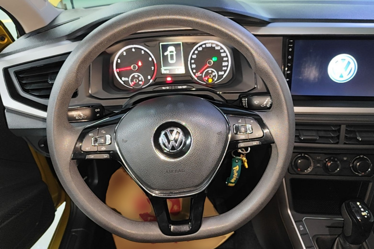 Volkswagen Polo 2020 car image #11