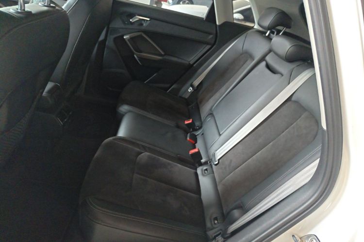Audi Q3 2019 #17 Audi Q3 2019 car image #17