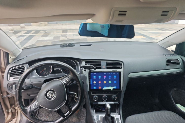 Volkswagen Golf 2019 car image #11