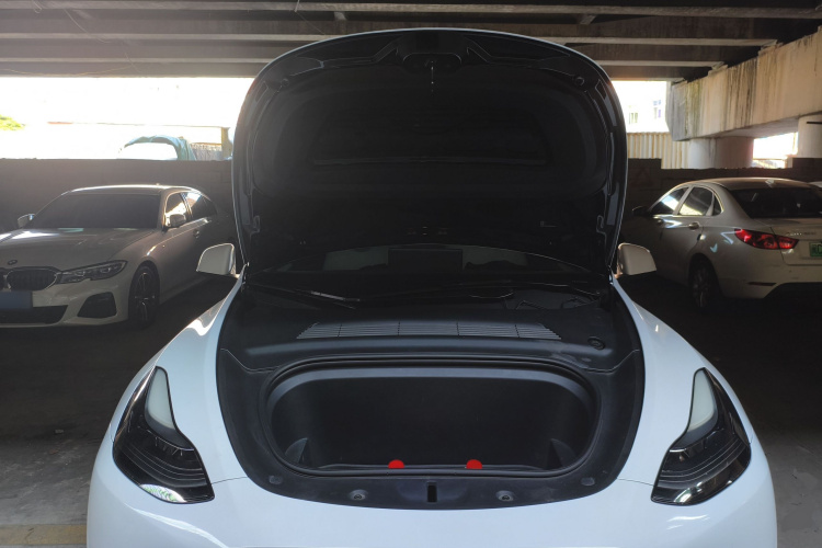Tesla Model Y 2022 #20 Tesla Model Y 2022 car image #20