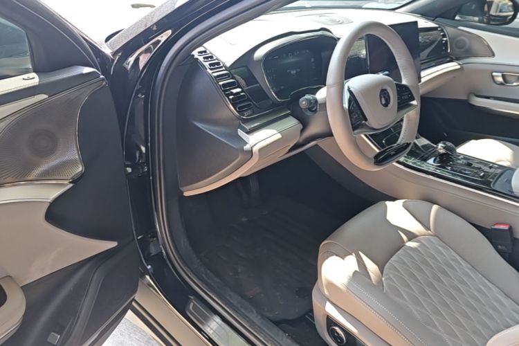 BYD Han 2024 car image #16
