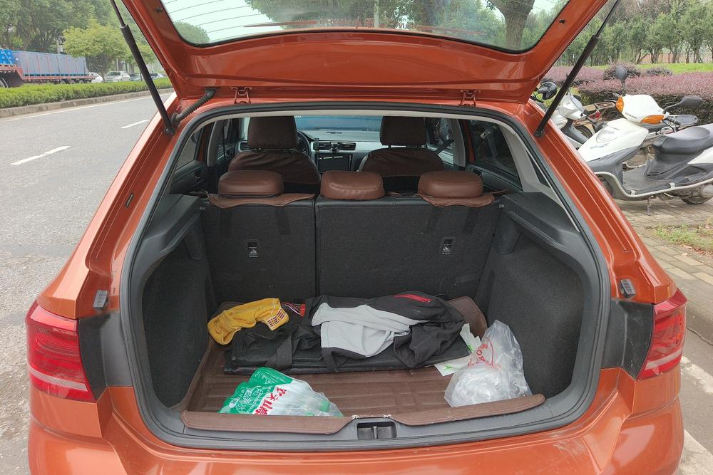 Volkswagen Santana 2015 car image #17