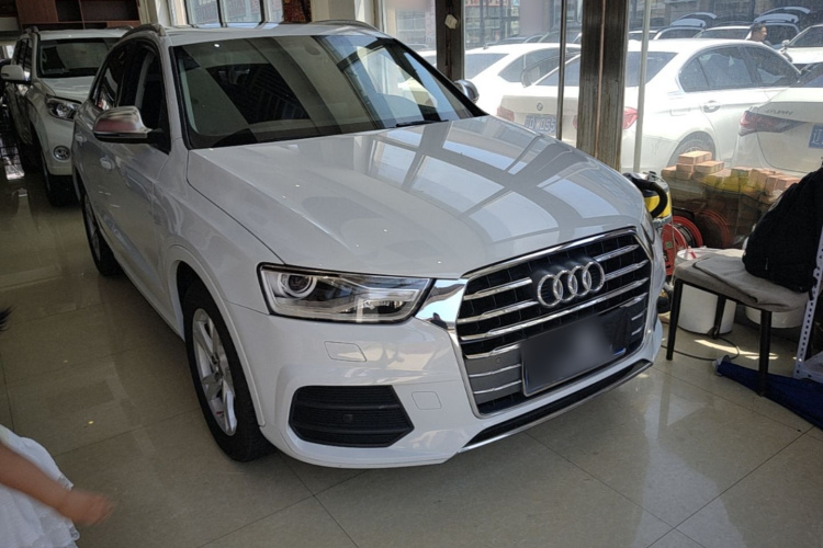 Audi Q3 2017 car image #4