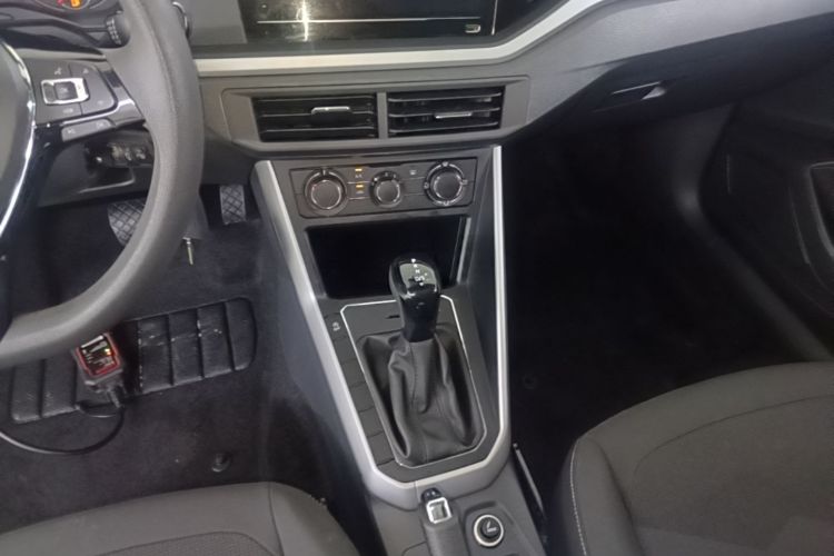 Volkswagen Polo 2021 car image #14