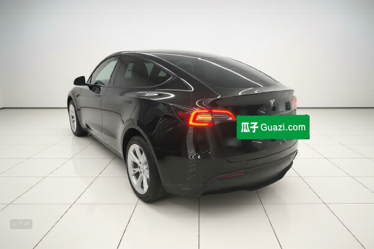 Tesla Model Y 2023 car image #5