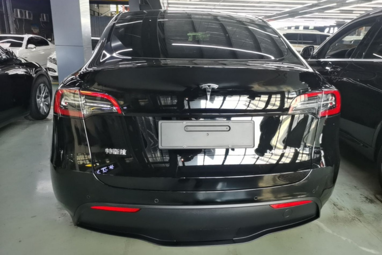 Tesla Model Y 2023 #6 Tesla Model Y 2023 car image #6