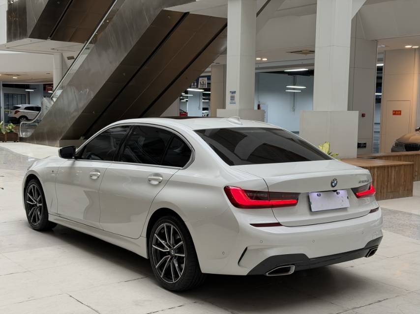 BMW 3 Series 2021 car image #4