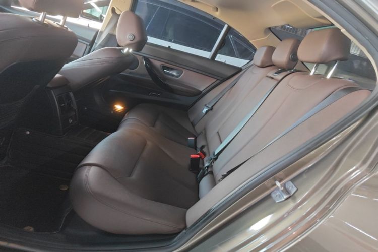 BMW 3 Series 2018 #17 BMW 3 Series 2018 car image #17