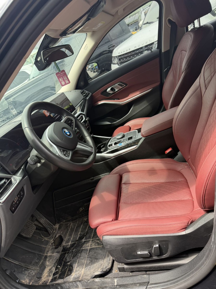 BMW i3 2024 car image #4