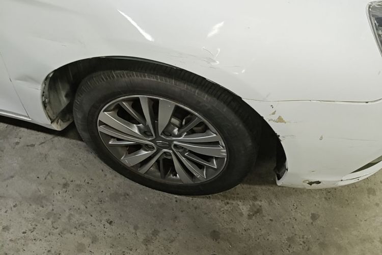 GEELY Emgrand 2018 car image #9