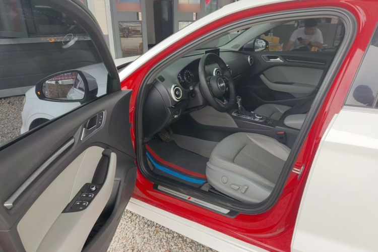 Audi A3 2019 immagine di auto #16