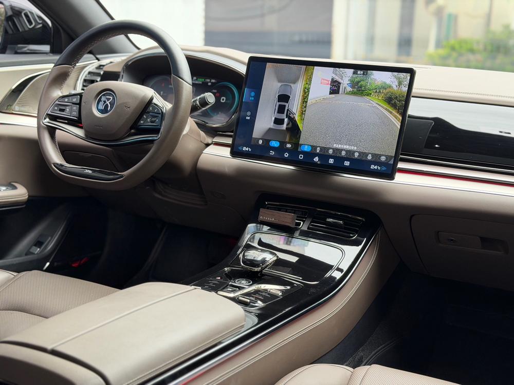 BYD Han 2022 car image #9