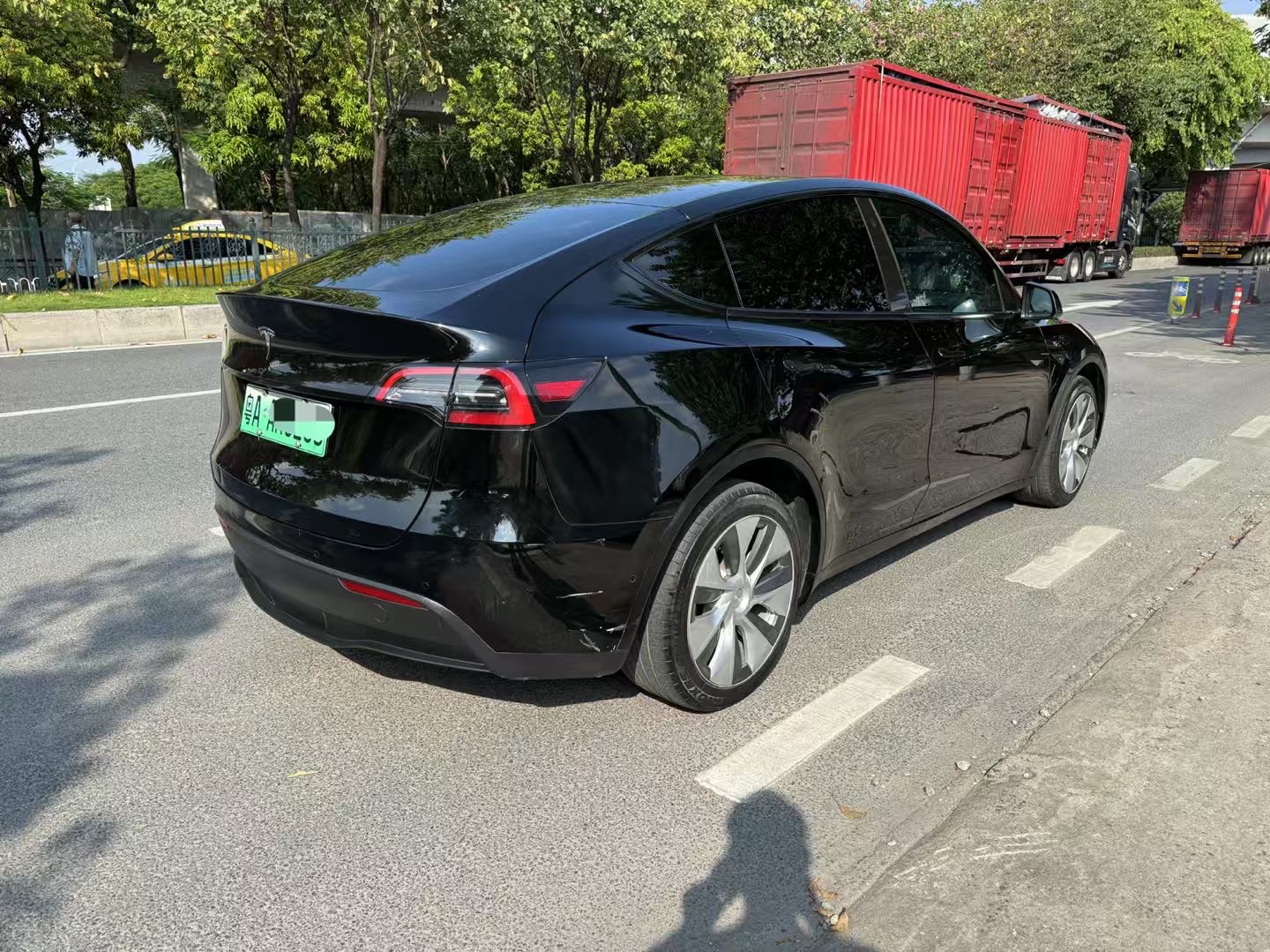 Tesla Model Y 2022 صورة سيارة #6