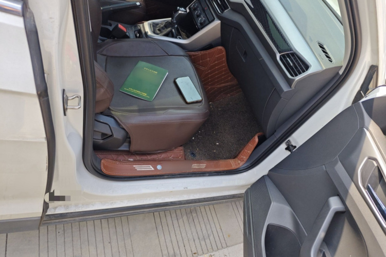 Volkswagen T-Cross 2020 изображение автомобиля #25