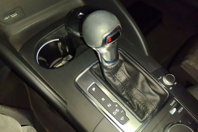 Audi A3 2017 car image #14