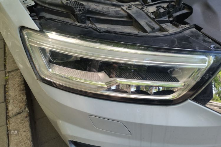 Audi Q3 2018 car image #8