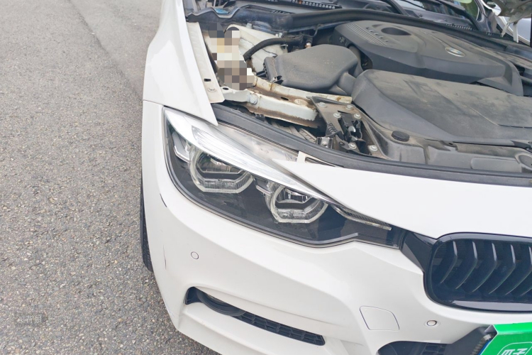 BMW 3 Series 2018 #8 BMW 3 Series 2018 car image #8
