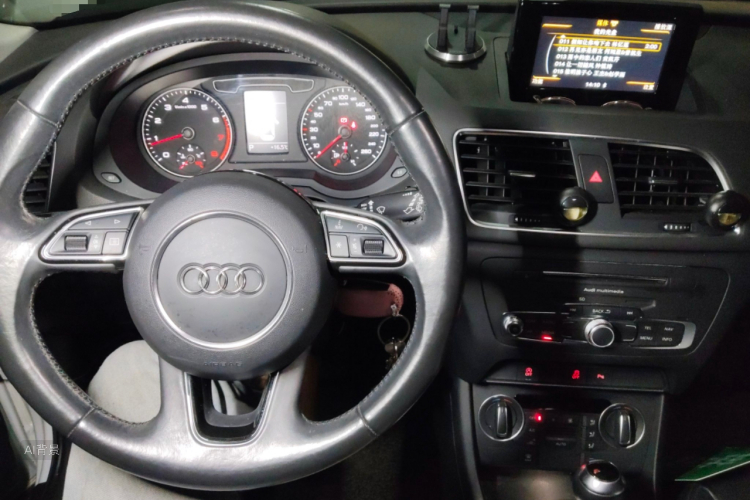 Audi Q3 2017 immagine di auto #15