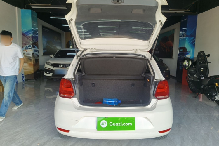 Volkswagen Polo 2019 car image #19