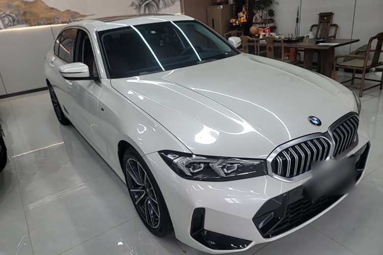 BMW 3 Series 2024 car image #4