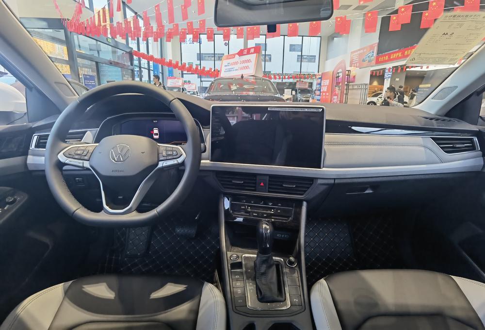 Volkswagen Bora 2025 car image #8