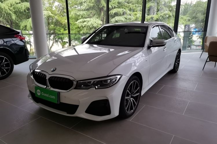 BMW 3 Series 2022 car image #2