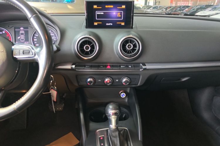 Audi A3 2017 imagem de carro #13