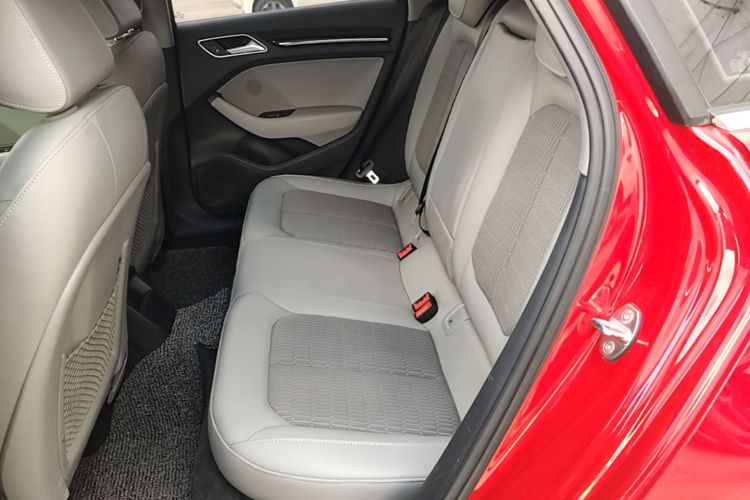 Audi A3 2019 car image #17