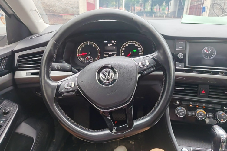 Volkswagen Bora 2019 car image #11