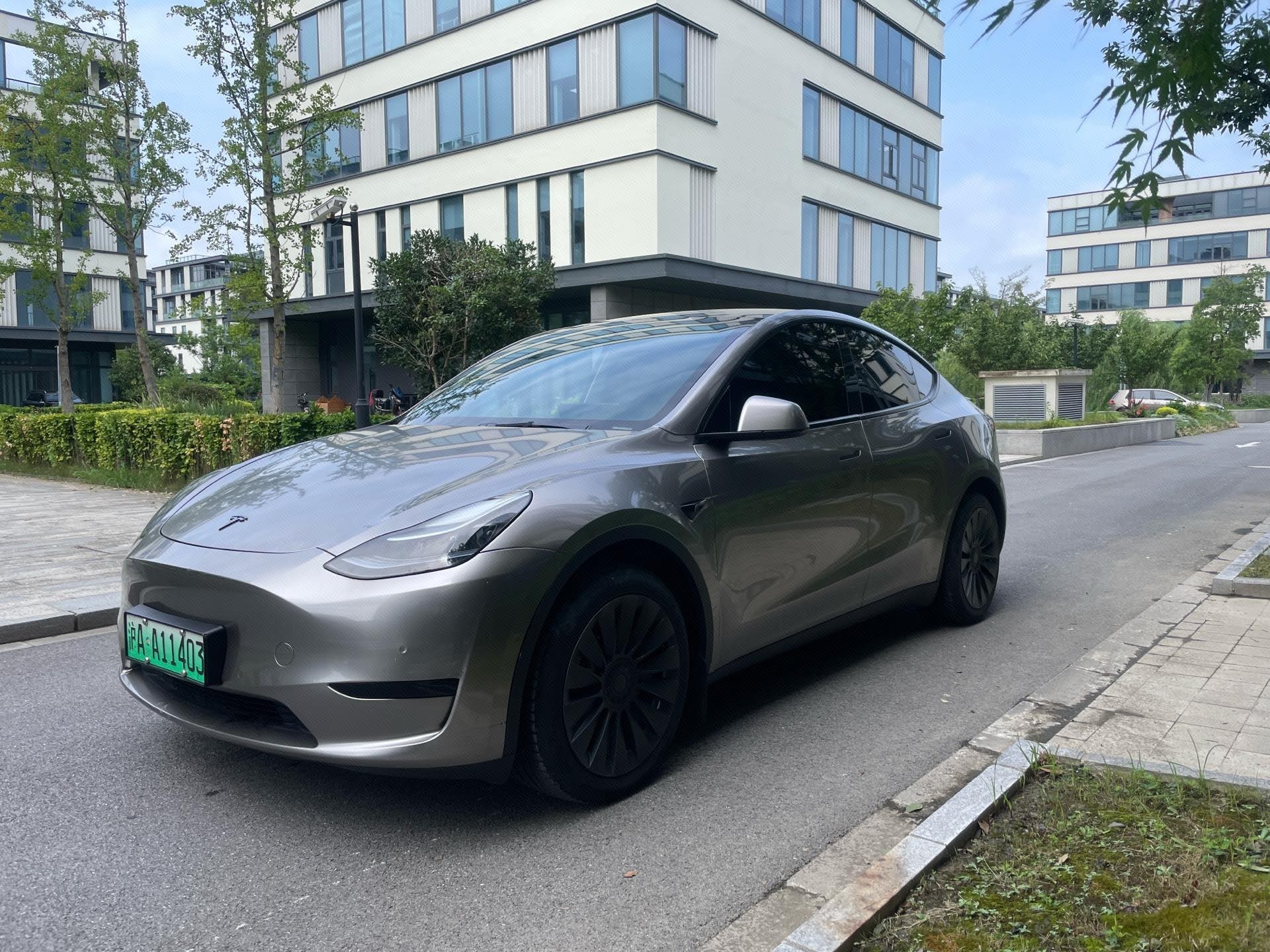 Tesla Model Y 2022 car image 