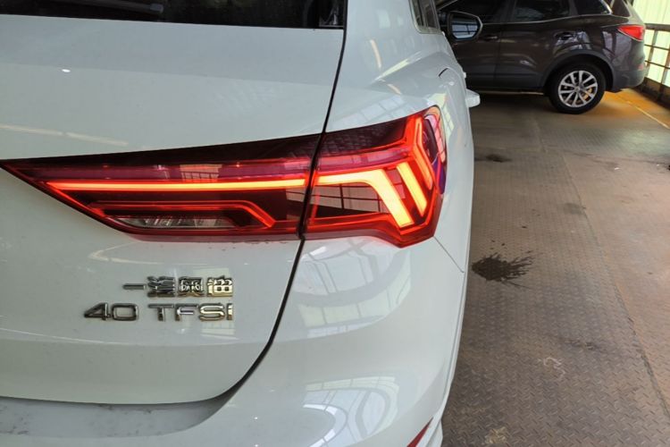 Audi Q3 2019 #8 Audi Q3 2019 car image #8