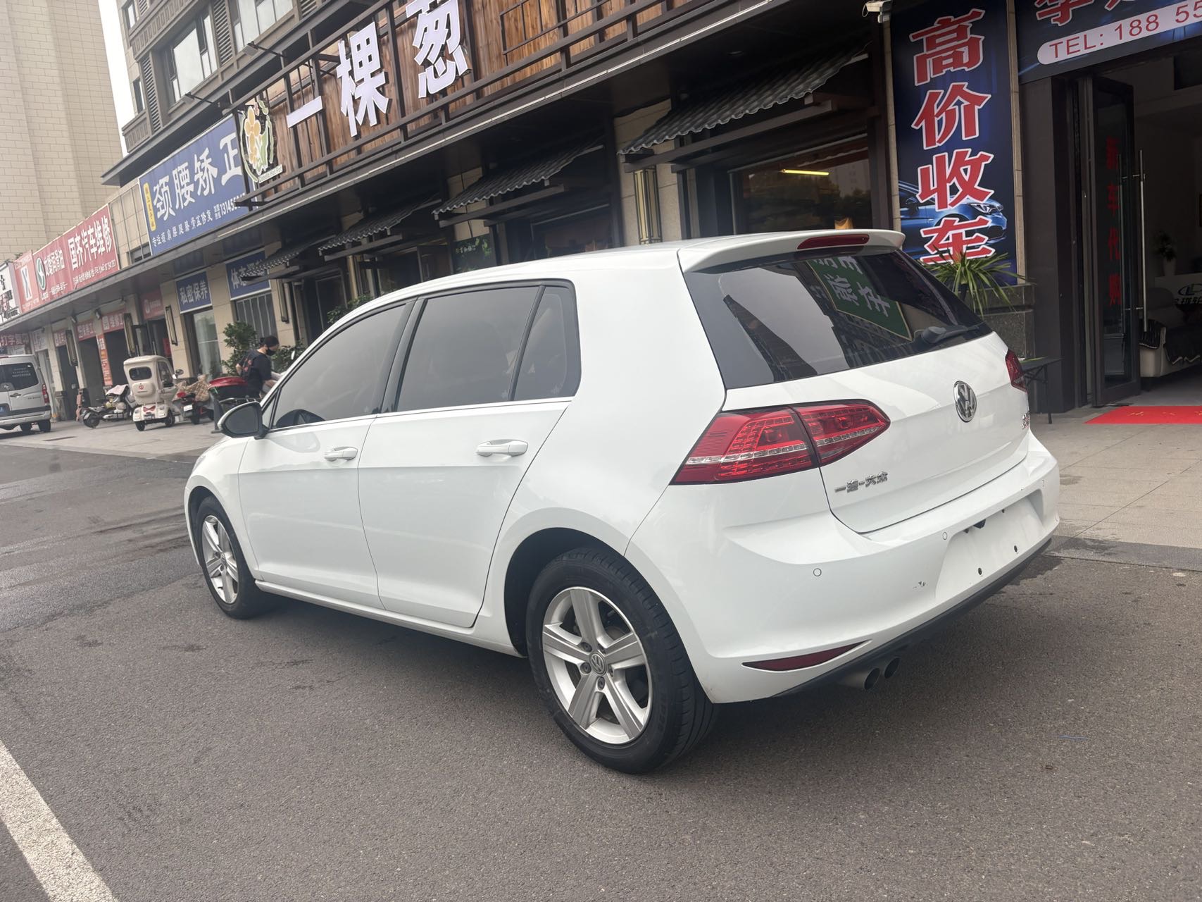 Volkswagen Golf 2016 car image #4