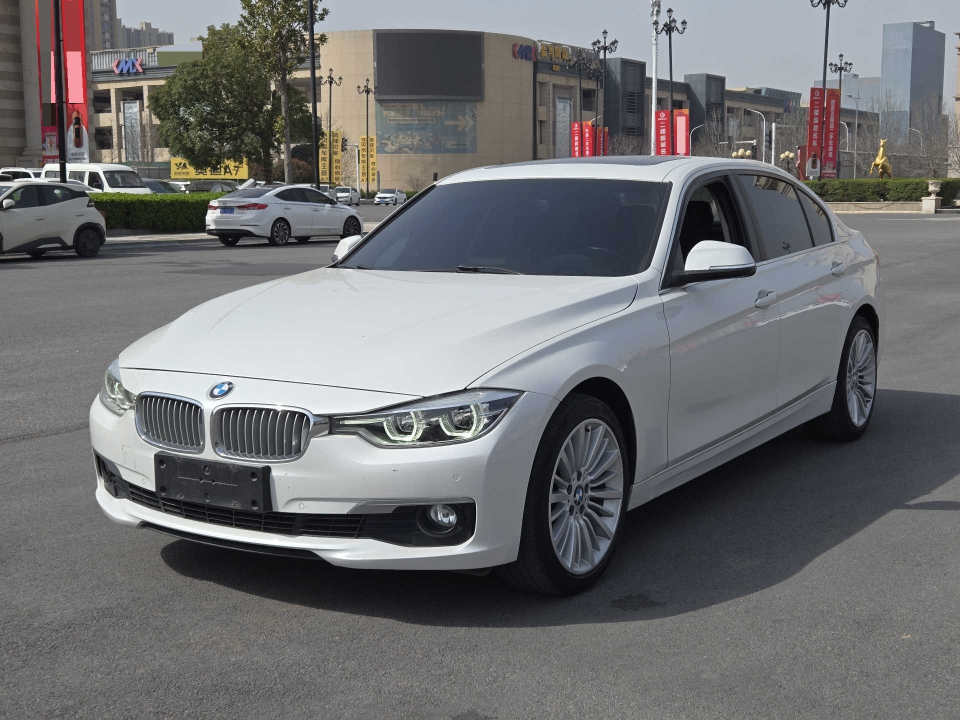 BMW 3 Series 2019 BMW 3 Series 2019 immagine di auto
