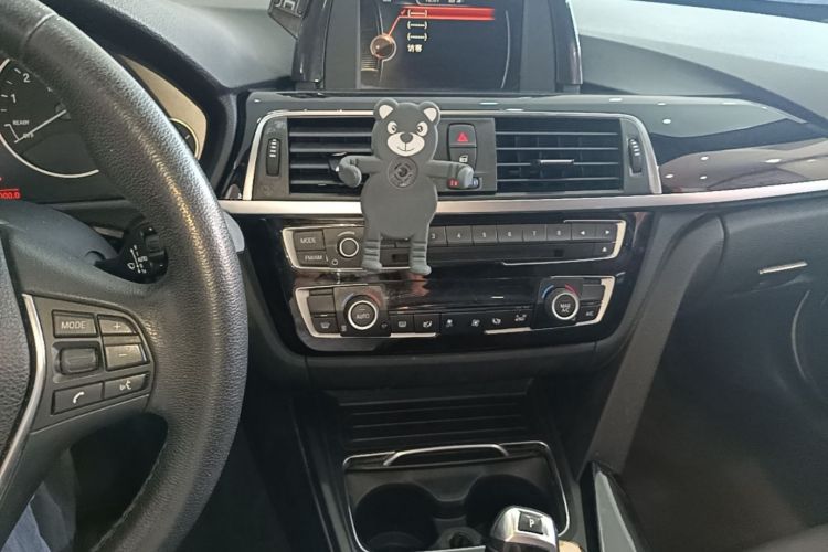 BMW 3 Series 2017 #13 BMW 3 Series 2017 car image #13
