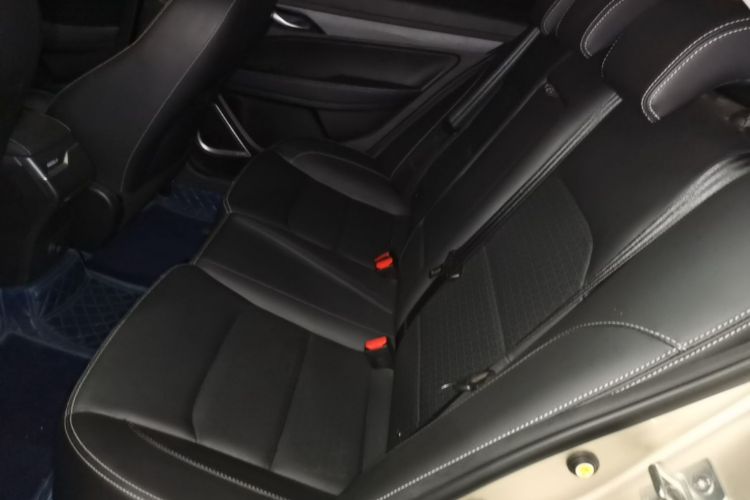 GEELY Emgrand 2021 image de voiture #17