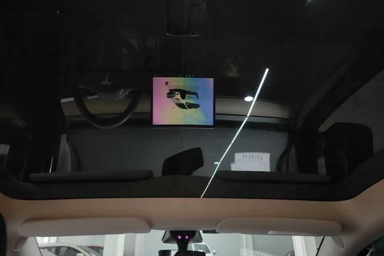 Tesla Model Y 2021 #18 Tesla Model Y 2021 car image #18