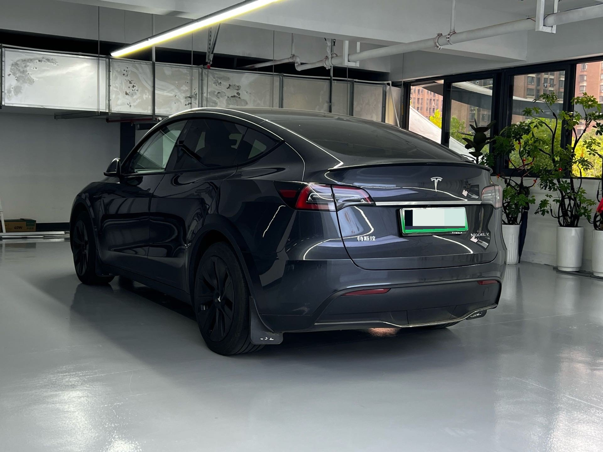 Tesla Model Y 2024 #8 Tesla Model Y 2024 صورة سيارة #8