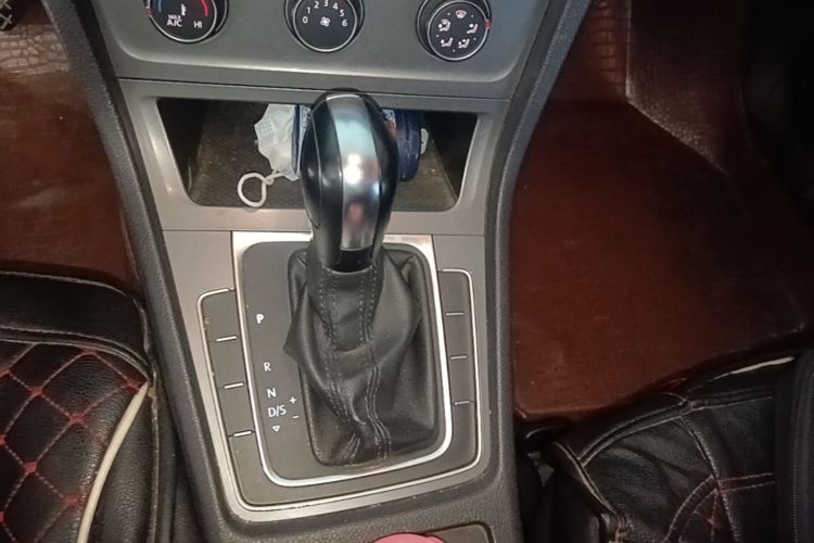 Volkswagen Golf 2015 car image #18