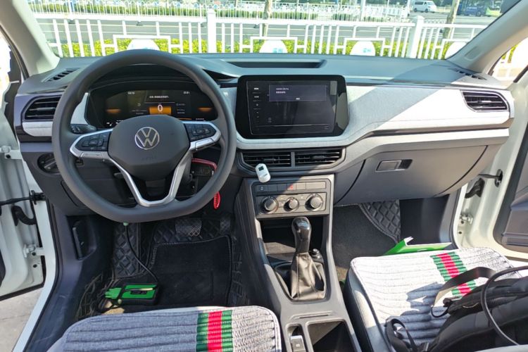 Volkswagen Tharu 2025 #10 Volkswagen Tharu 2025 immagine di auto #10