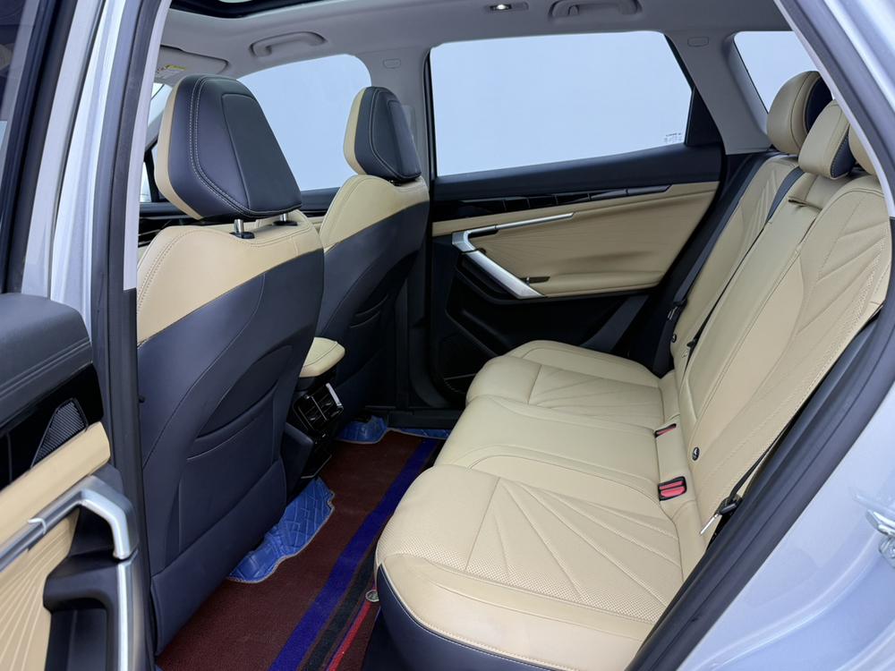 GEELY Boyue L 2024 car image #12