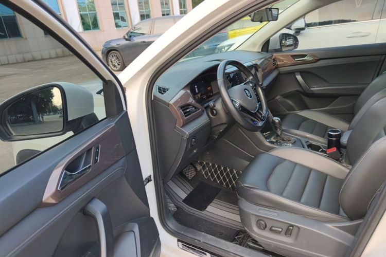 Volkswagen Tharu 2022 car image #16